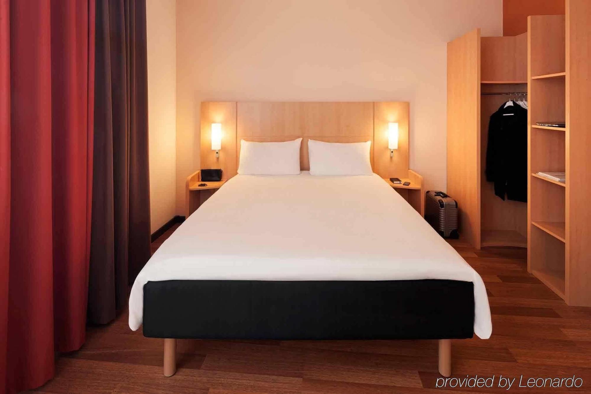 Ibis Hotel Nuernberg Altstadt Ngoại thất bức ảnh